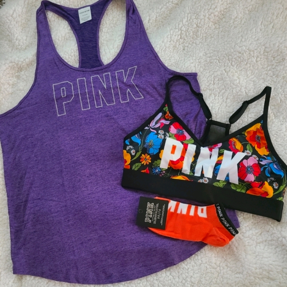 ●SOLD!💗NWT-VS PINK Tank top, Sports Bra, Socks!💗
